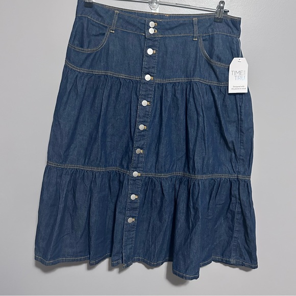 Time & Tru Tiered Denim Midi Skirt Size 14 – A‑Line Cotton Button New - Picture 1 of 6